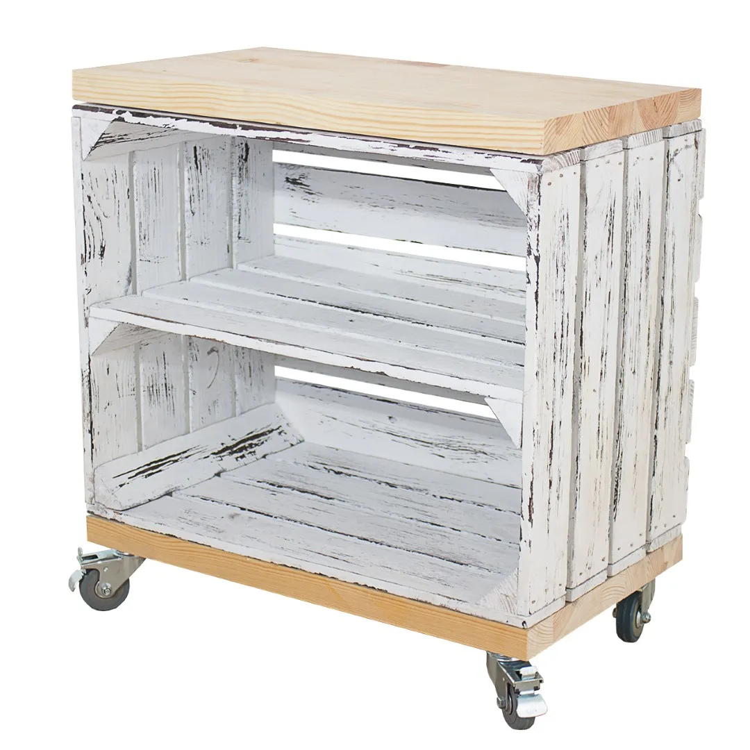 Regal aus einer Obstkiste in Vintage Optik mit einem Mittelbrett und zwei Bohlenbrettern im Naturton, auf Rollen 53x50x30cm