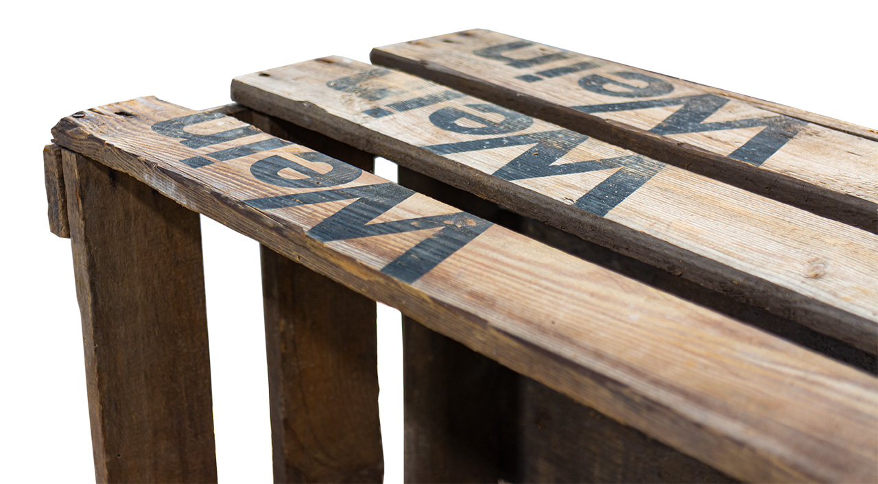 Dunkle Badische Weinkiste "Wein Wein Wein" 50x35x28 cm