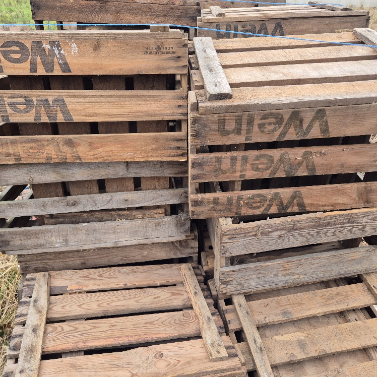 alte Weinkiste WEIN WEIN WEIN 2te Wahl alte Weinkiste WEIN WEIN WEIN 2te Wahl