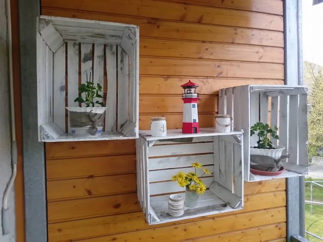 Alte gebrauchte weiße Holzkiste 50x40x30cm Alte gebrauchte weiße Holzkiste 50x40x30cm