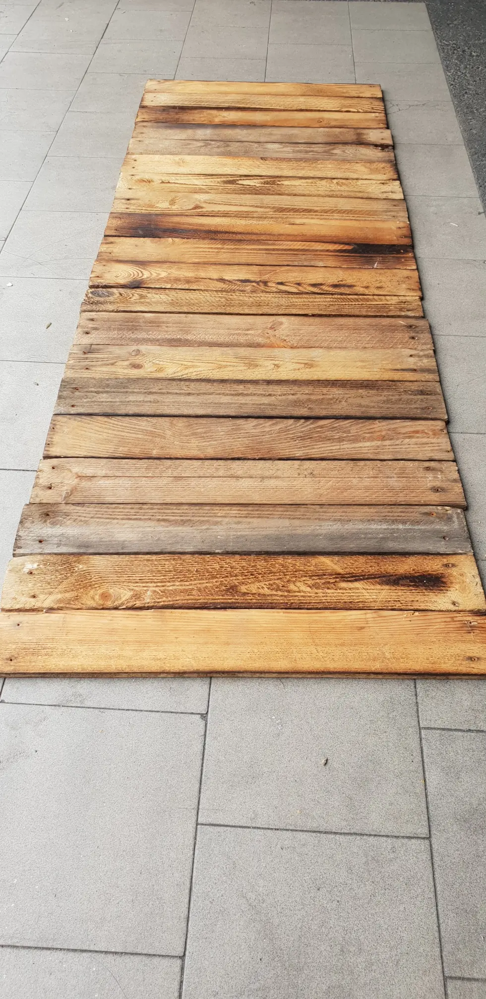 20 geflammte Holzbretter von alten Obstkisten 48 x 11 cm 20 geflammte Holzbretter von alten Obstkisten 48 x 11 cm