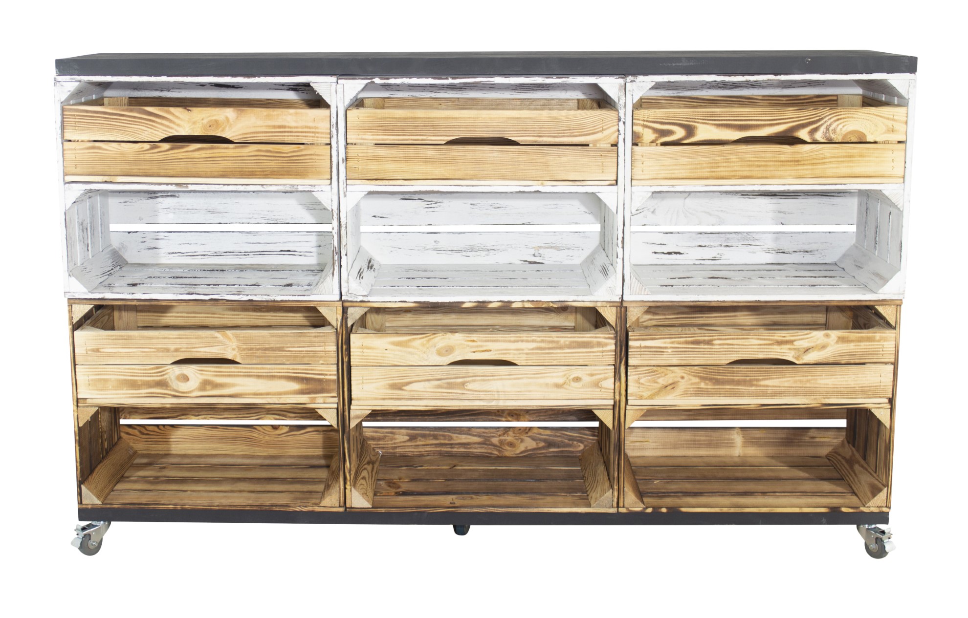 Kommode aus 6 Obstkisten (3 geflammt und 3 shabby weiß mit geflammter Schublade) mit 2 schwarzen Bohlenbrettern auf Rollen 150x93x30cm Kommode aus 6 Obstkisten (3 geflammt und 3 shabby weiß mit geflammter Schublade) mit 2 schwarzen Bohlenbrettern auf Rollen 150x93x30cm