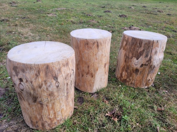 Holzstamm Sitzhocker gehobelt Durchmesser ca 28-30cm Holzstamm Sitzhocker gehobelt Durchmesser ca 28-30cm