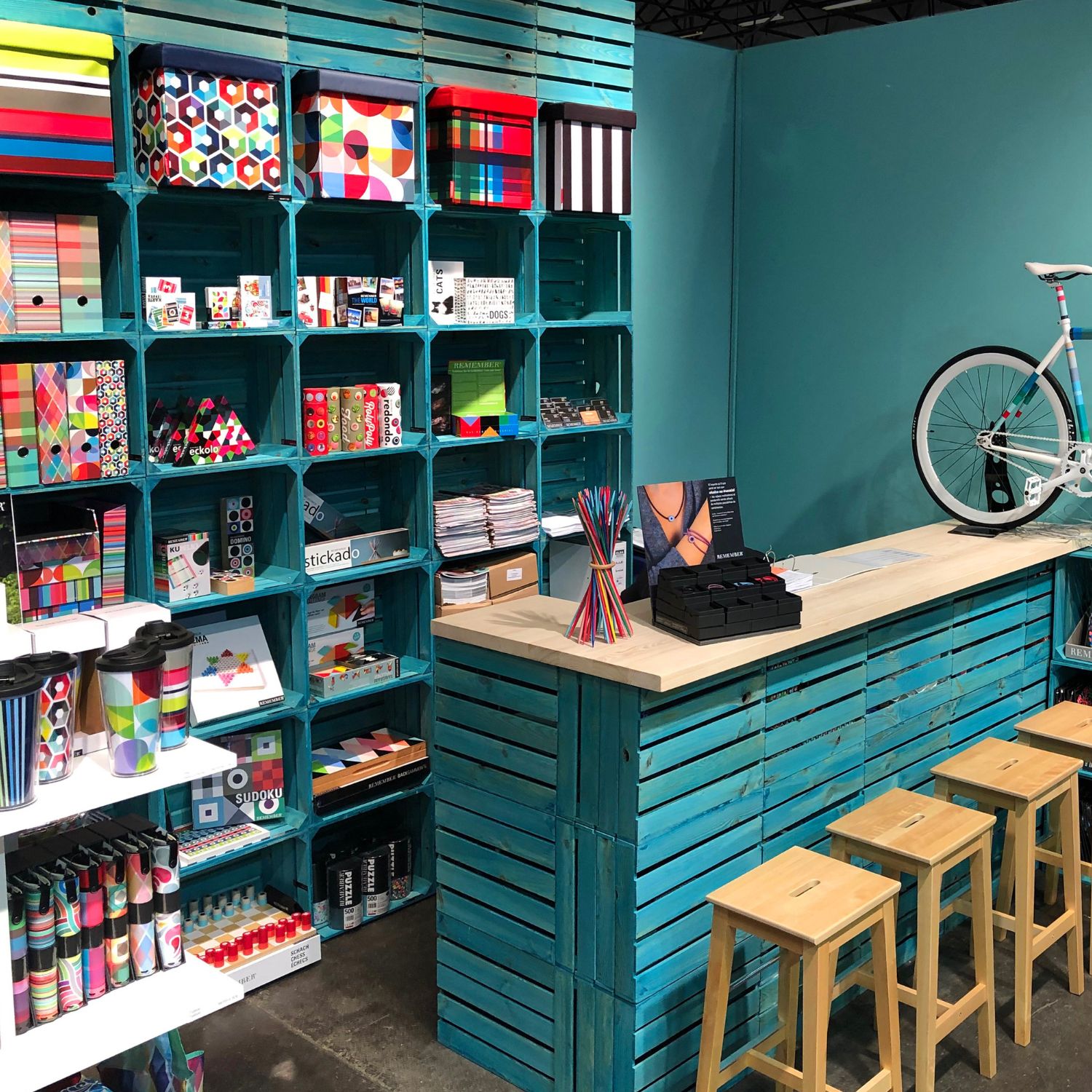 Türkise Obstkiste 50 x 40 x 30cm Türkise Obstkiste mit Mittelbrett quer 50 x 40 x 30cm