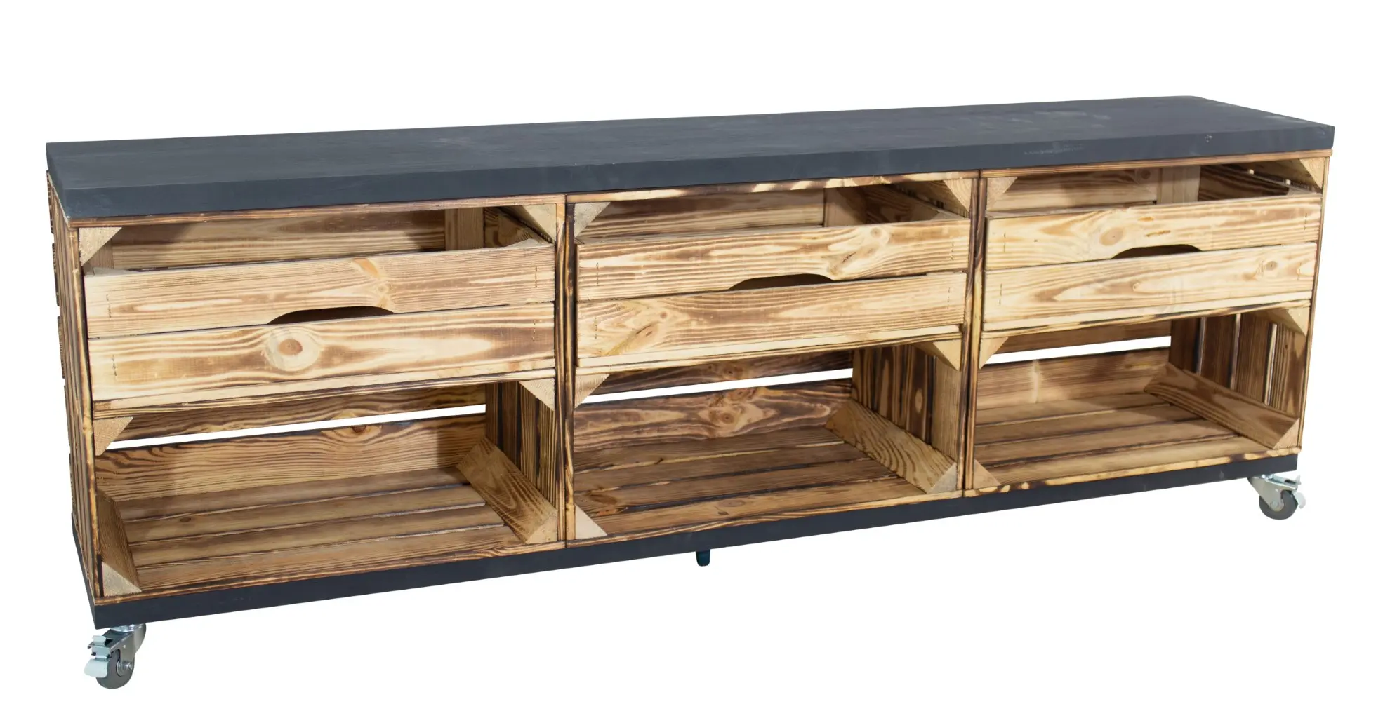 TV Lowboard aus 3 geflammten Kisten mit Schubladen und 2 schwarzen Bohlenbrettern auf Rollen 53x150x30cm TV Lowboard aus 3 geflammten Kisten mit Schubladen und 2 schwarzen Bohlenbrettern auf Rollen 53x150x30cm