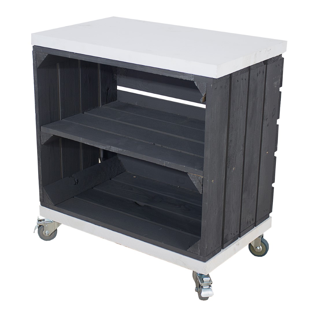 Regal aus einer schwarzen Obstkiste mit Mittelbrett und zwei Bohlenbrettern in Weiß, auf Rollen 53x50x30cm Regal aus einer schwarzen Obstkiste mit Mittelbrett und zwei Bohlenbrettern in Weiß, auf Rollen 53x50x30cm