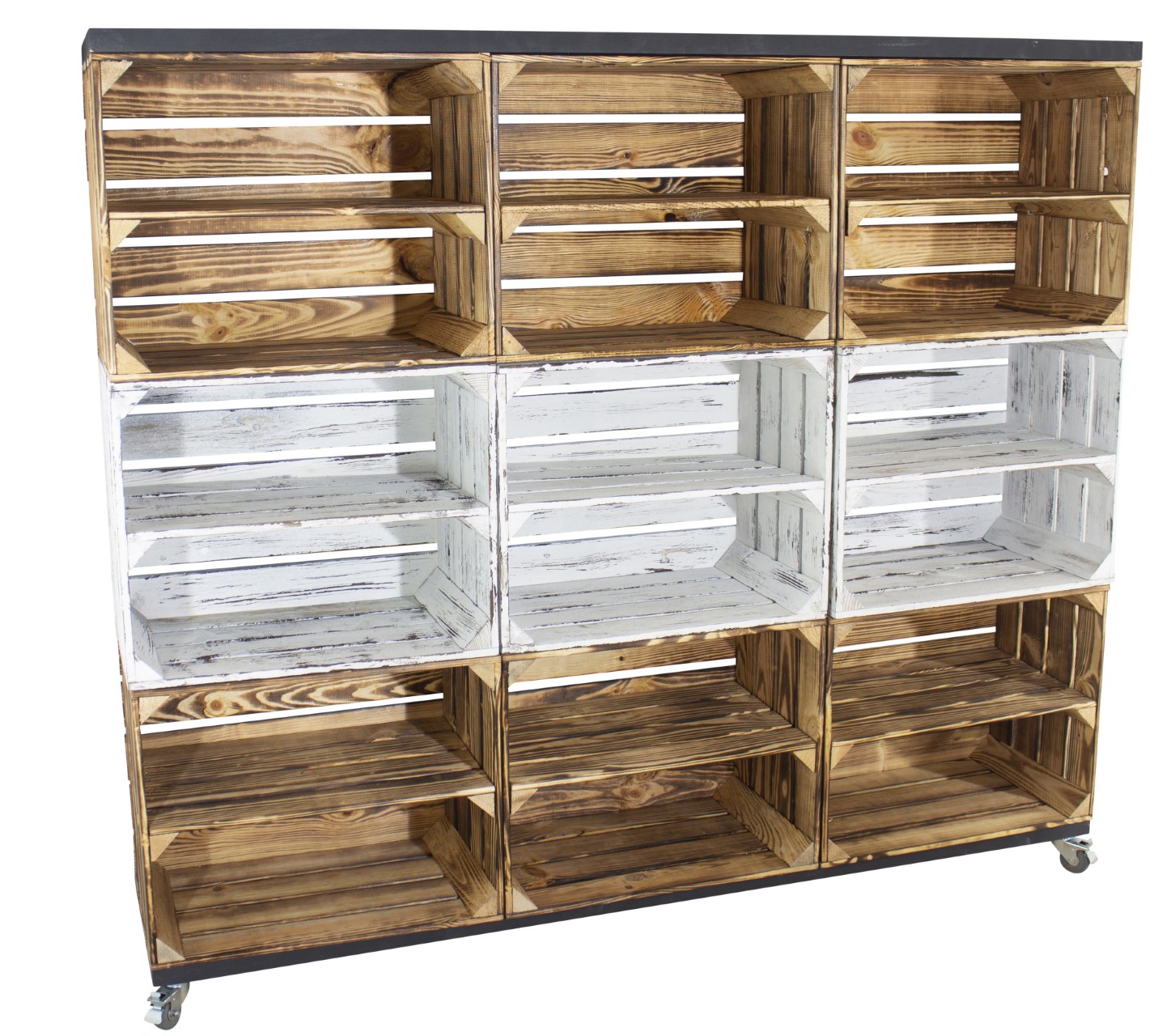 Raumtrenner/ Kommode aus 9 Obstkisten (6 geflammt und 3 shabby weiß) mit 2 Bohlenbrettern in schwarz auf Rollen, 133x150x30 Raumtrenner/ Kommode aus 9 Obstkisten (6 geflammt und 3 shabby weiß) mit 2 Bohlenbrettern in schwarz auf Rollen, 133x150x30