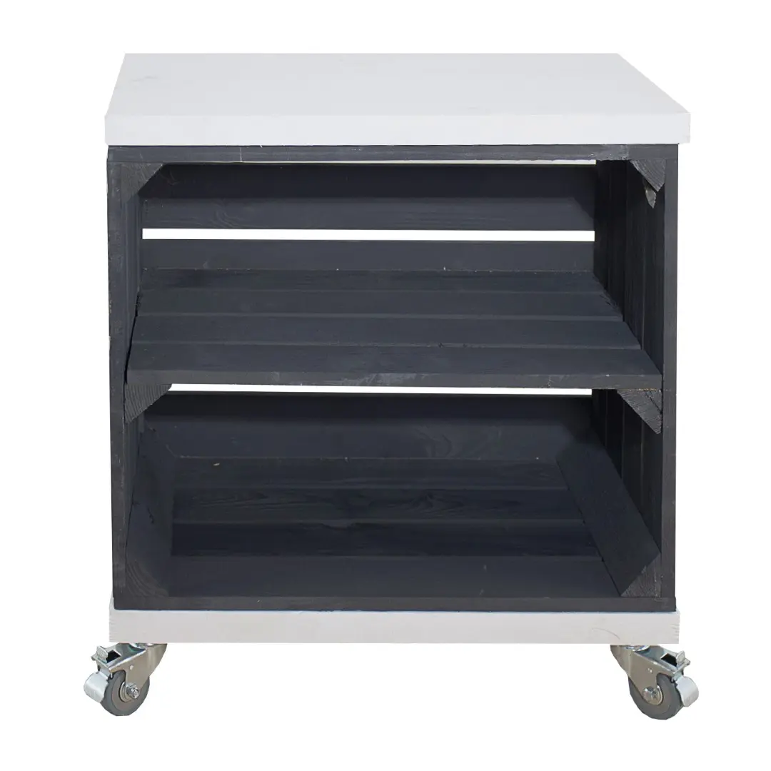 Regal aus einer schwarzen Obstkiste mit Mittelbrett und zwei Bohlenbrettern in Weiß, auf Rollen 53x50x30cm Regal aus einer schwarzen Obstkiste mit Mittelbrett und zwei Bohlenbrettern in Weiß, auf Rollen 53x50x30cm