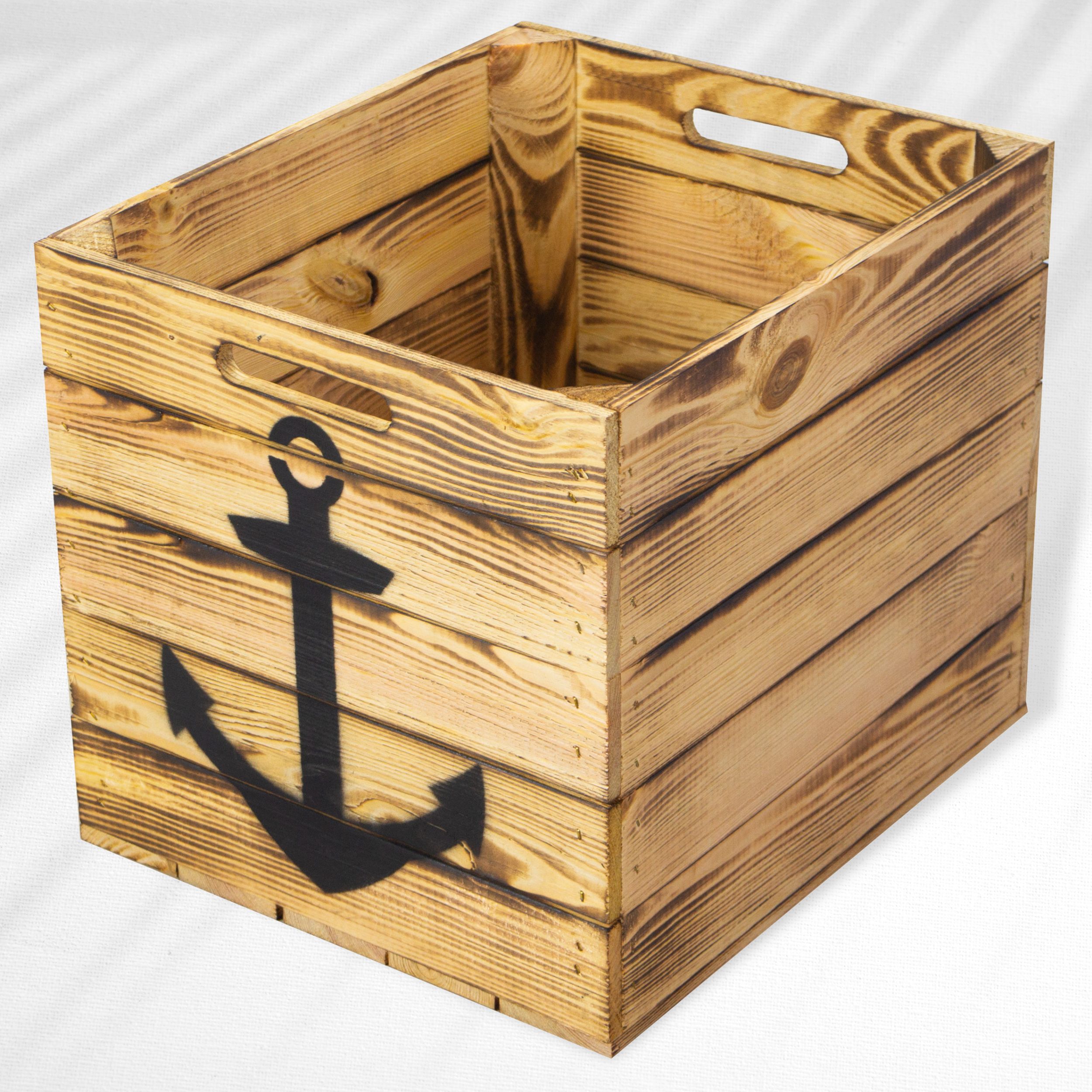 Aufbewahrungskiste geflammt mit schwarzem Anker Aufbewahrungskiste geflammt mit schwarzem Anker