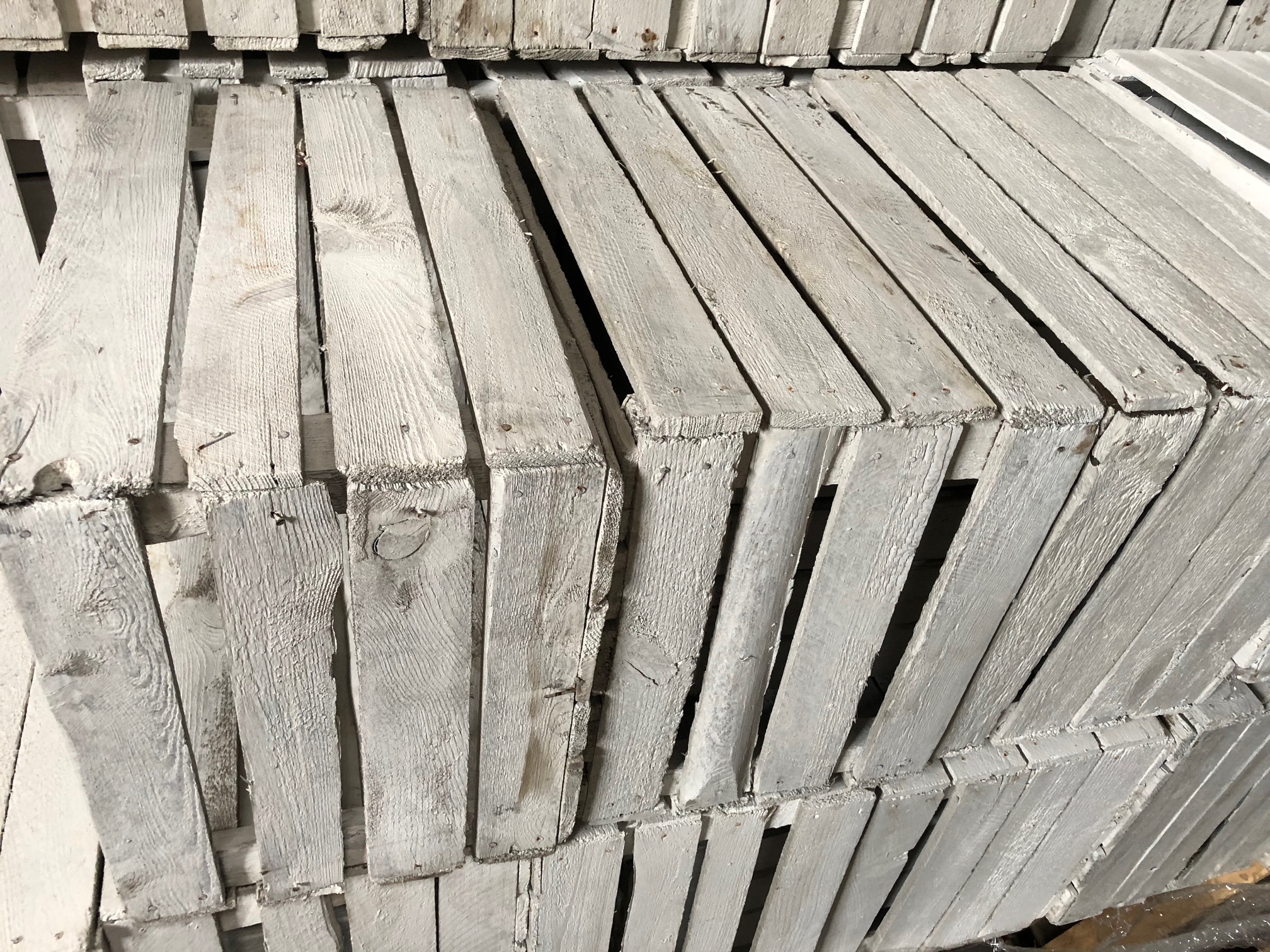 *B-Ware* Alte weiße Holzkiste 50x40x30cm 4x *B-Ware* Alte weiße Holzkiste 50x40x30cm