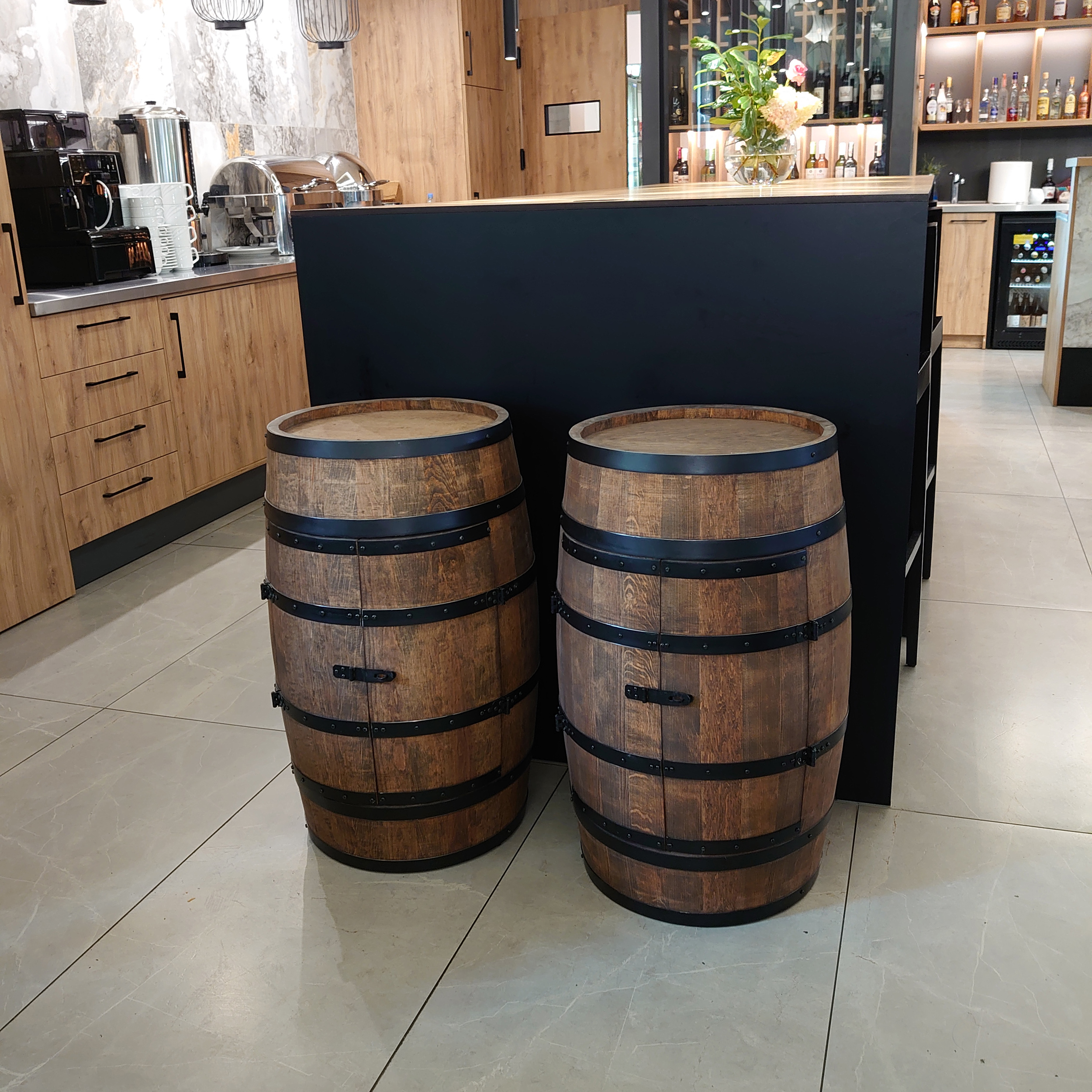 Holzfass mit Türen in Farbton Wenge Hausbar mit LED – Weinregal & Flaschenständer, Bar oder Partykeller – ca. 80 cm LED Mehrfarbig