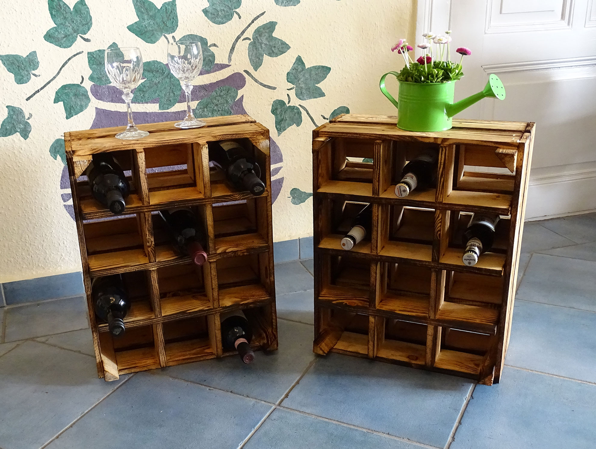 Geflammtes Weinregal mit Platz für 12 Flaschen 50x23x40cm Geflammtes Weinregal mit Platz für 12 Flaschen 50x23x40cm