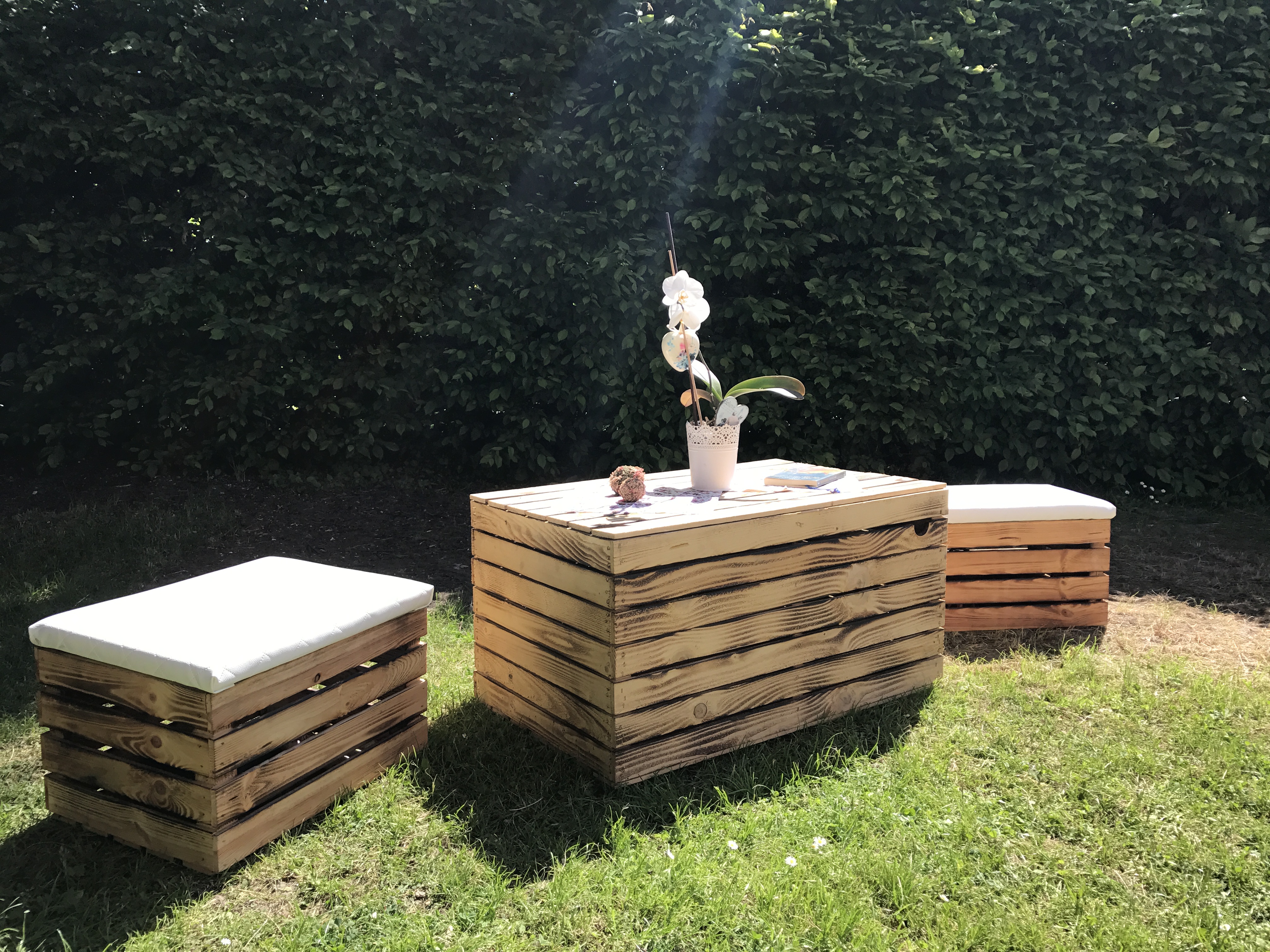 Neue Holztruhe geflammt *groß* 80x50x39cm Neue Holztruhe geflammt *groß* 80x50x39cm