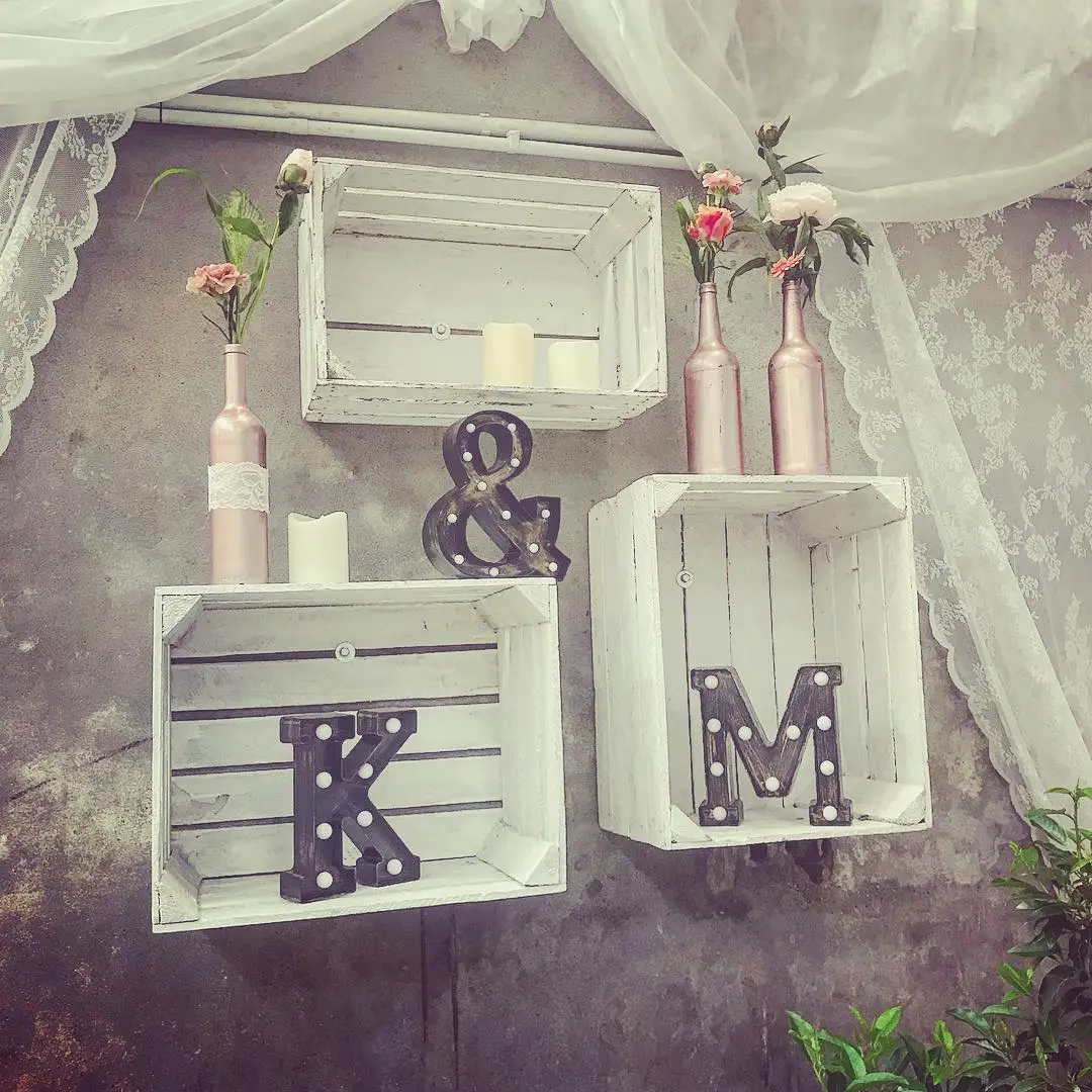 Alte gebrauchte weiße Holzkiste 50x40x30cm Alte gebrauchte weiße Holzkiste 50x40x30cm