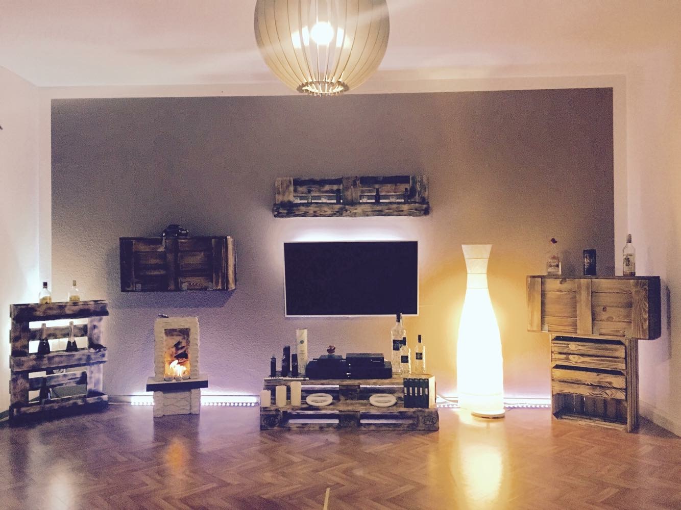 Geflammte Wand Hängebar mit Arbeitsplatte 81x41x31cm Geflammte Wand Hängebar mit Arbeitsplatte 81x41x31cm