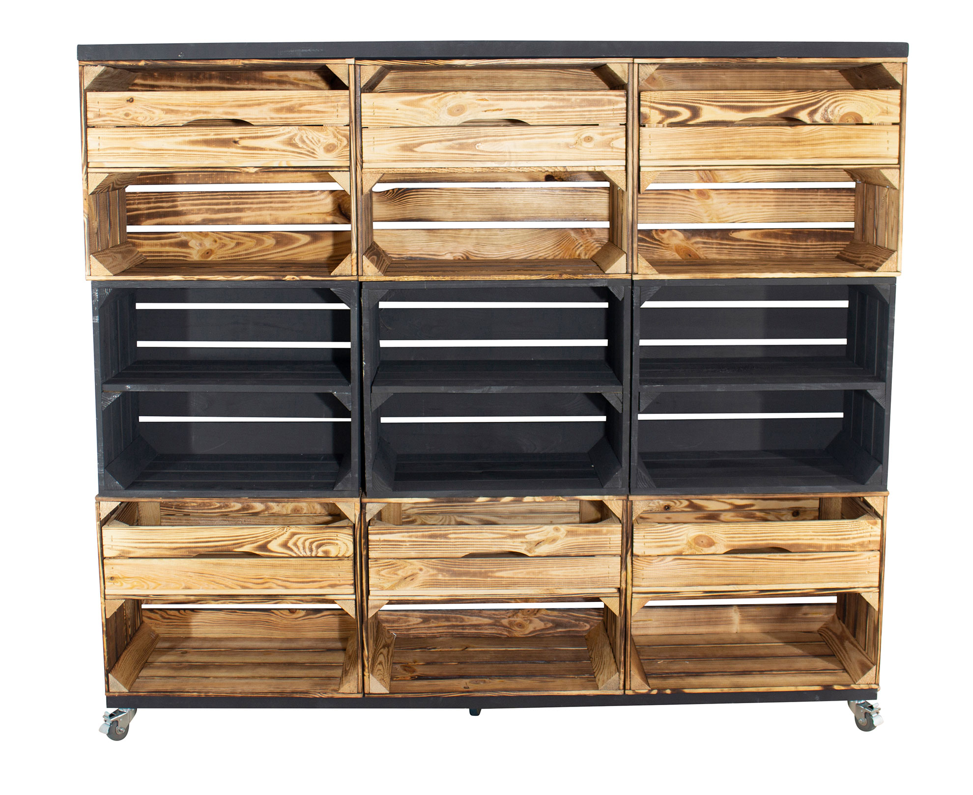 Raumtrenner/ Kommode aus 9 Kisten ( 6 geflammte und 3 schwarze) mit 2 schwarzen Bohlenbrettern auf Rollen, 133x150x30 Raumtrenner/ Kommode aus 9 Kisten ( 6 geflammte und 3 schwarze) mit 2 schwarzen Bohlenbrettern auf Rollen, 133x150x30