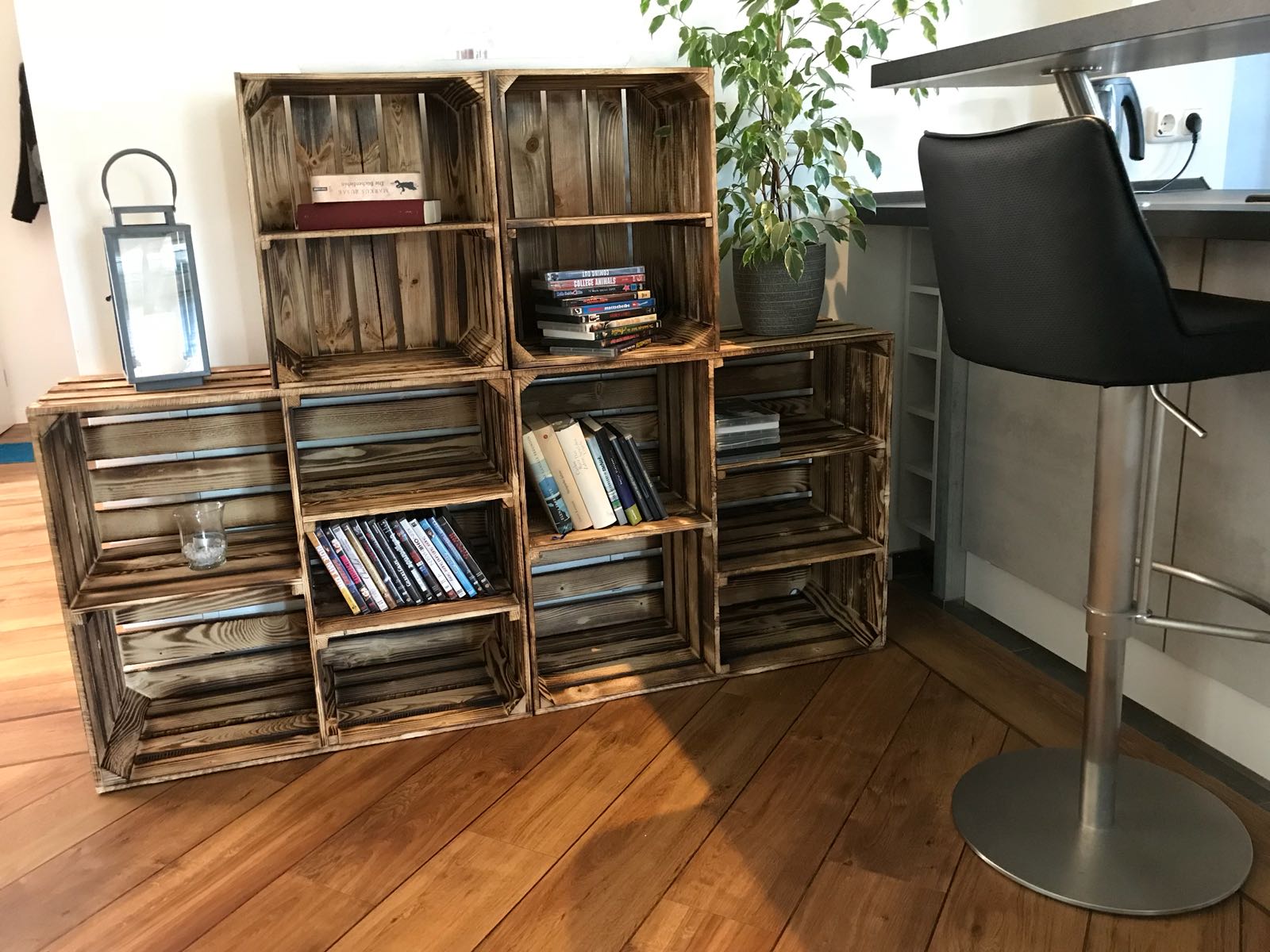 Geflammter Holzschrank mit 3 Mittelbretter 77x68x33cm Großes Obstkisten Regal Bertha geflammt 55x55x30cm