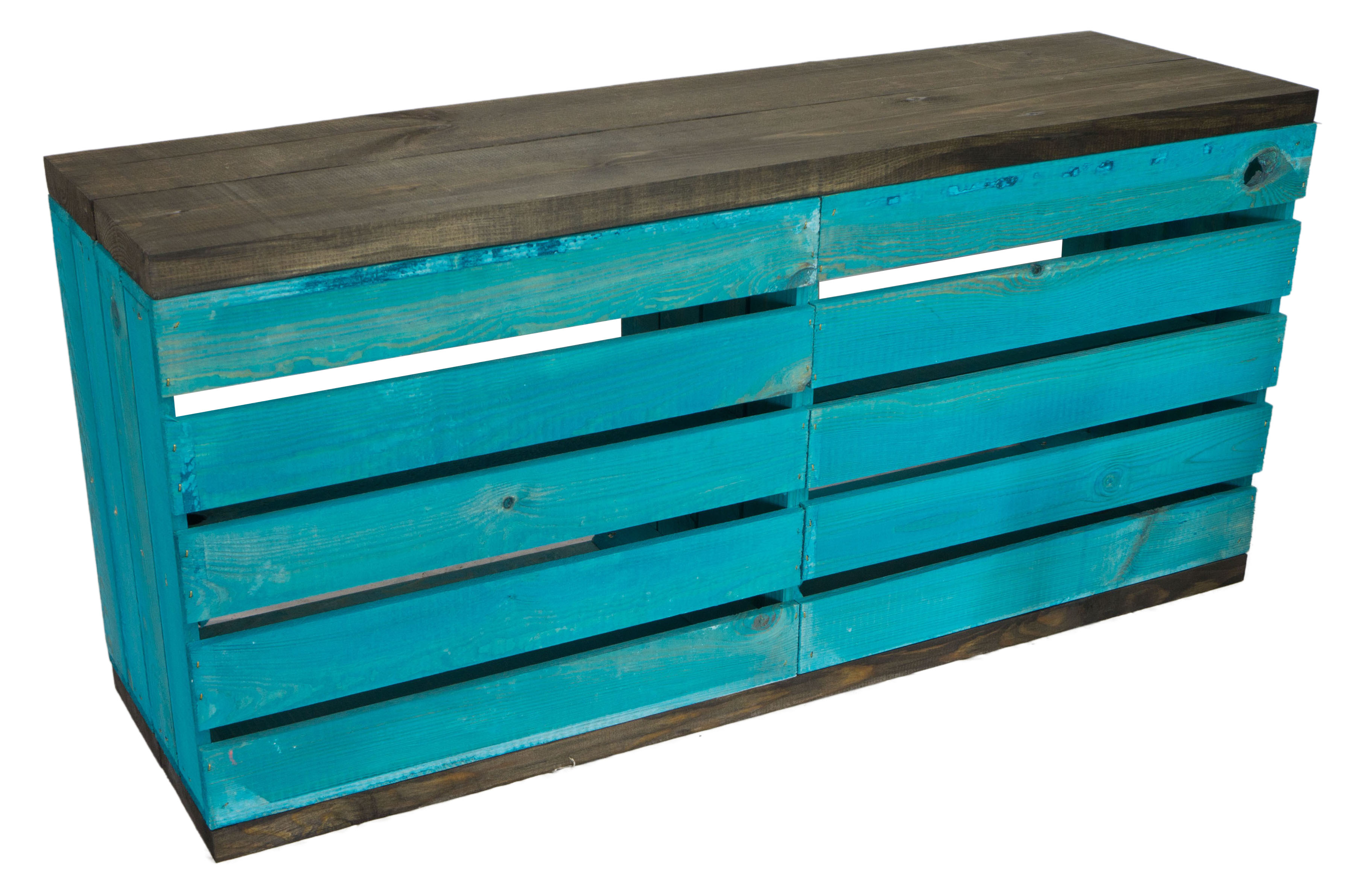 Sitzbank türkis mit Sitzfläche aus dicken schwarzen Holzplanken Sitzbank türkis mit Sitzfläche aus dicken schwarzen Holzplanken